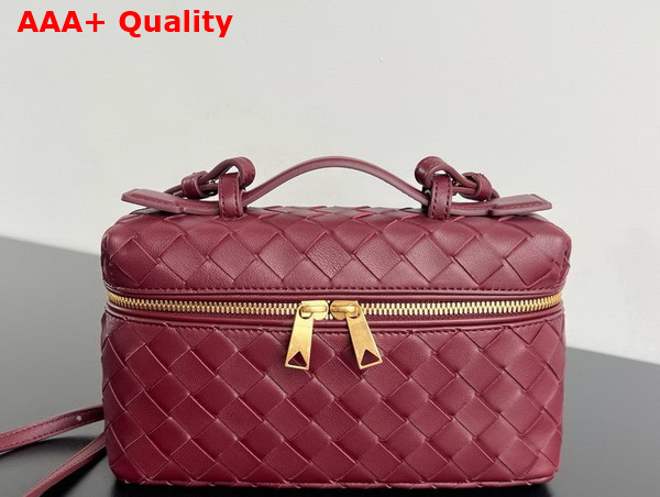 Bottega Veneta Vanity Case On Strap Cherry Intrecciato Leather Replica