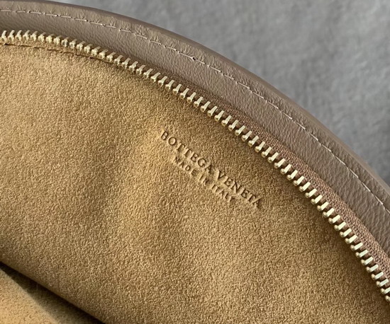 Bv Rim Bag in Tan Woven Calfskin