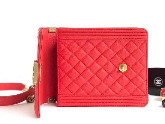 Boy Chanel Handbag in Red Grained Calfskin AS0130