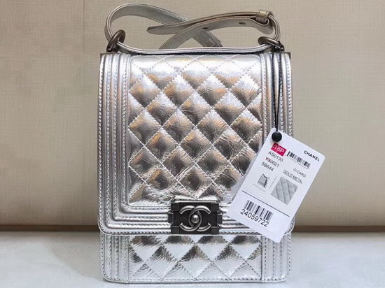 Boy Chanel Handbag in Silver Goatskin AS0130