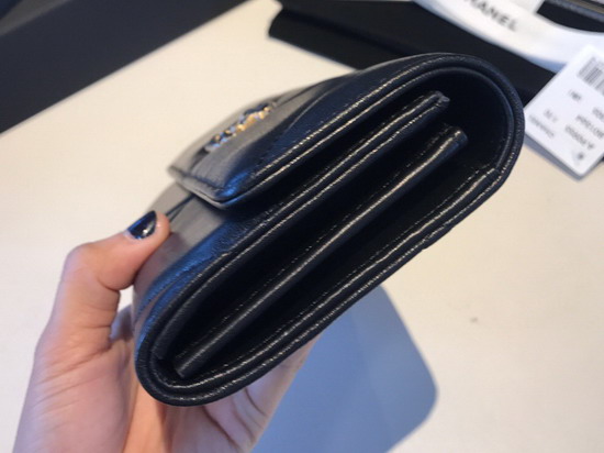 Chanel 19 Flap Wallet in Black Lambskin AP0953