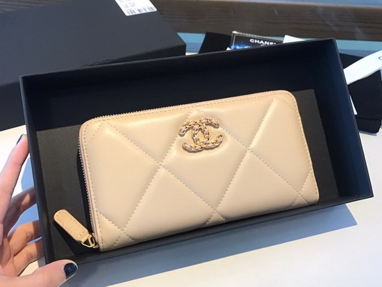 Chanel 19 Long Zipped Wallet in Beige Lambskin AP1063