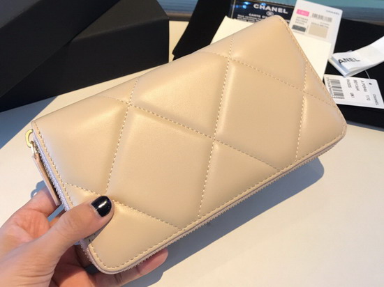 Chanel 19 Long Zipped Wallet in Beige Lambskin AP1063