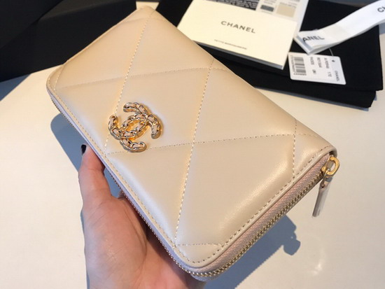 Chanel 19 Long Zipped Wallet in Beige Lambskin AP1063