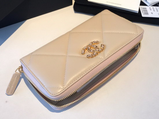 Chanel 19 Long Zipped Wallet in Beige Lambskin AP1063