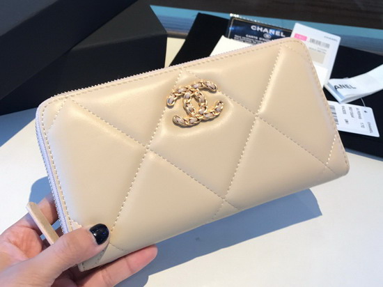 Chanel 19 Long Zipped Wallet in Beige Lambskin AP1063