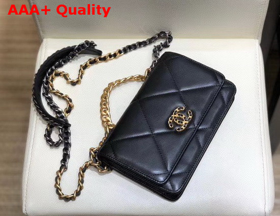 Chanel 19 Wallet On Chain Lambskin Gold Tone Silver Tone and Ruthenium Finish Metal Black AP0957 Replica