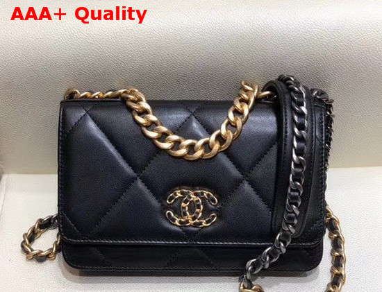 Chanel 19 Wallet On Chain Lambskin Gold Tone Silver Tone and Ruthenium Finish Metal Black AP0957 Replica