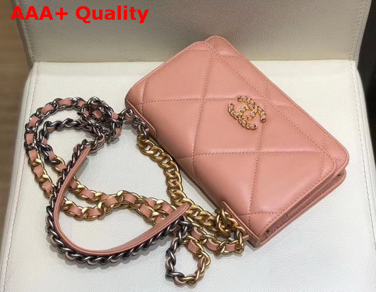 Chanel 19 Wallet On Chain Lambskin Gold Tone Silver Tone and Ruthenium Finish Metal Light Pink AP0957 Replica