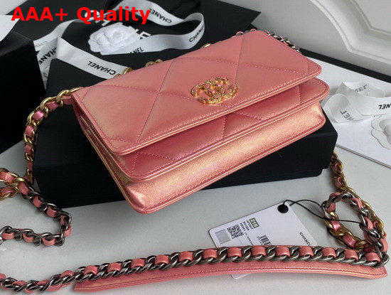 Chanel 19 Wallet On Chain Pearl Pink Replica