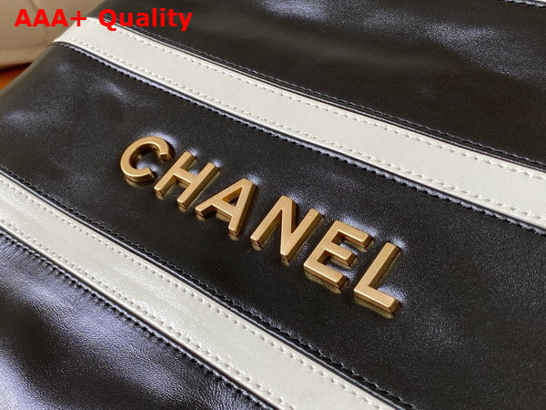 Chanel 22 Backpack Shiny Calfskin Calfskin Gold Tone Metal Black and White Ref AS3859 Replica