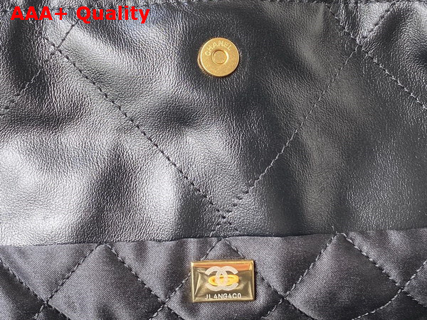 Chanel 22 Handbag in Black Shiny Calfskin Gold Tone Metal AS3261 Replica