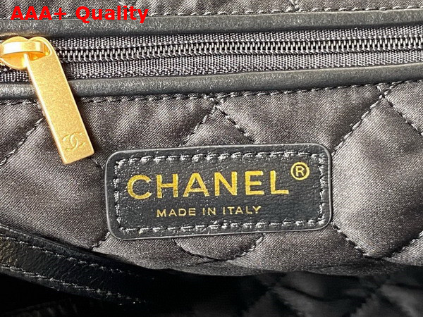 Chanel 22 Handbag in Black Shiny Calfskin Gold Tone Metal AS3261 Replica