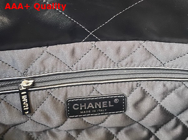 Chanel 22 Handbag in Black Shiny Calfskin and Silver Tone Metal AS3261 Replica