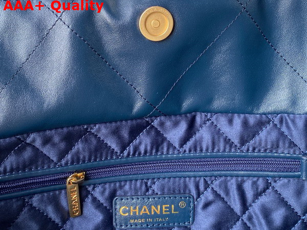 Chanel 22 Handbag in Navy Blue Shiny Calfskin Gold Tone Metal AS3261 Replica