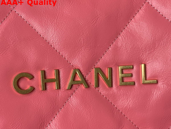 Chanel 22 Handbag in Pink Shiny Calfskin Gold Tone Metal AS3261 Replica