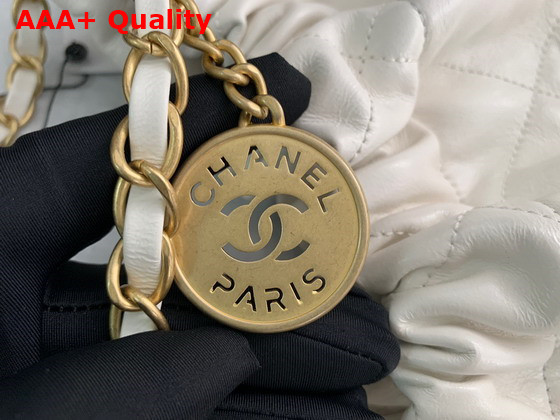 Chanel 22 Handbag in White Shiny Calfskin Gold Tone Metal AS3261 Replica