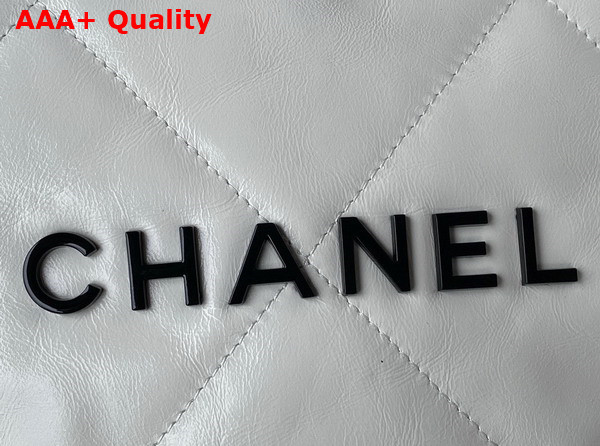 Chanel 22 Handbag in White Shiny Calfskin Gold Tone and Lacquered Metal AS3261 Replica