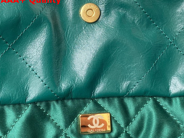 Chanel 22 Small Handbag in Green Shiny Calfskin Gold Tone Metal AS3260 Replica