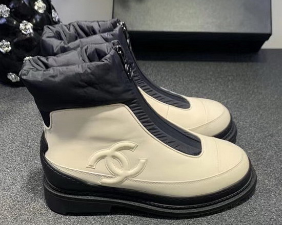 Chanel Ankle Boots in Beige Calfskin and Shearling Sheepskin Lining