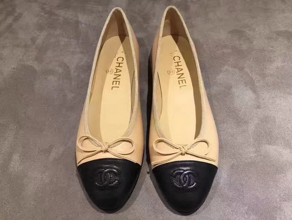 Chanel Ballerinas Lambskin Beige and Black For Sale