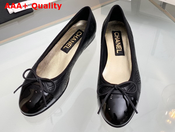 Chanel Ballet Flats in Black Lambskin and Patent Calfskin G40110 Replica