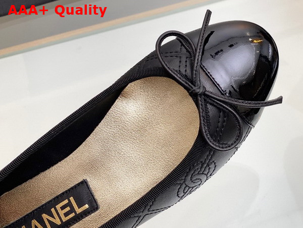 Chanel Ballet Flats in Black Lambskin and Patent Calfskin G40110 Replica