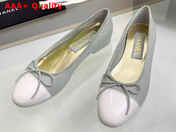 Chanel Ballet Flats in Light Blue Lambskin and White Patent Calfskin G40110 Replica