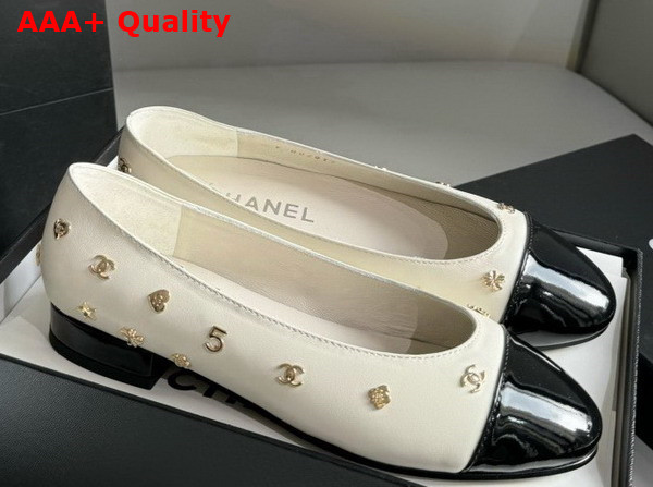 Chanel Ballet Flats in White Lambskin and Black Patent Calfskin with Allover Chanel Monogram Metals Replica