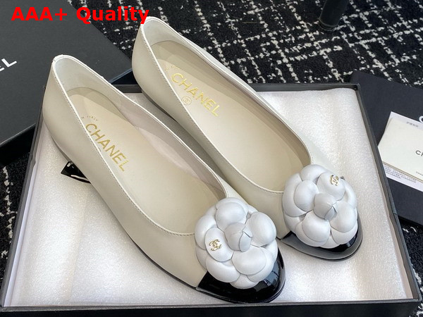 Chanel Ballet Flats with Flower in White Lambskin Replica