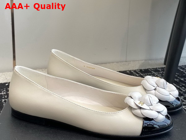 Chanel Ballet Flats with Flower in White Lambskin Replica