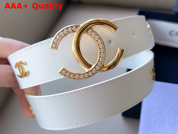 Chanel Belt in White Smooth Leather with Gold CC Belt Buckle Replica