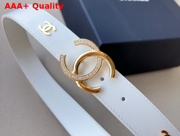 Chanel Belt in White Smooth Leather with Gold CC Belt Buckle Replica