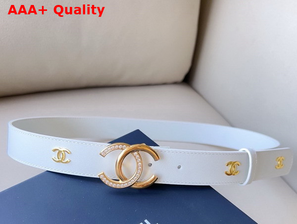 Chanel Belt in White Smooth Leather with Gold CC Belt Buckle Replica