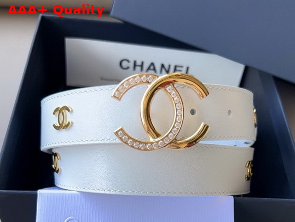 Chanel Belt in White Smooth Leather with Gold CC Belt Buckle Replica