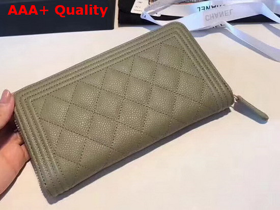 Chanel Boy Chanel Zipped Wallet in Green Grained Calfskin Replica