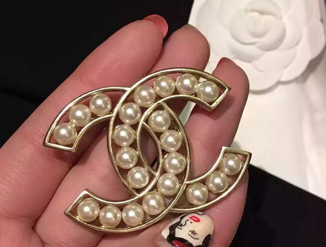 Chanel Brooch 004 for Sale