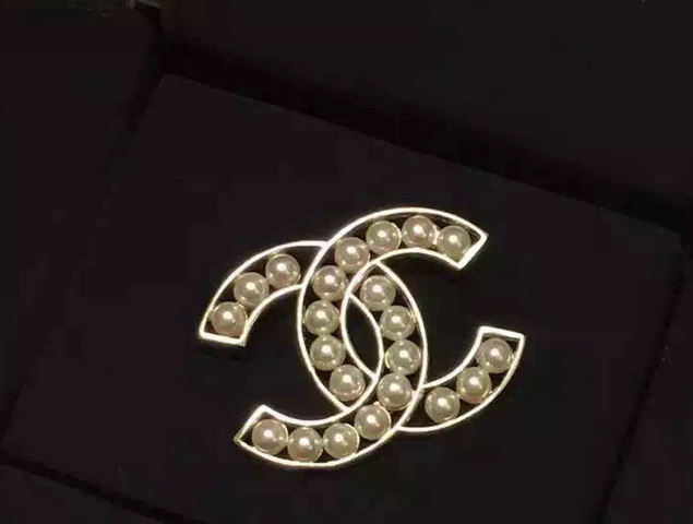 Chanel Brooch 004 for Sale