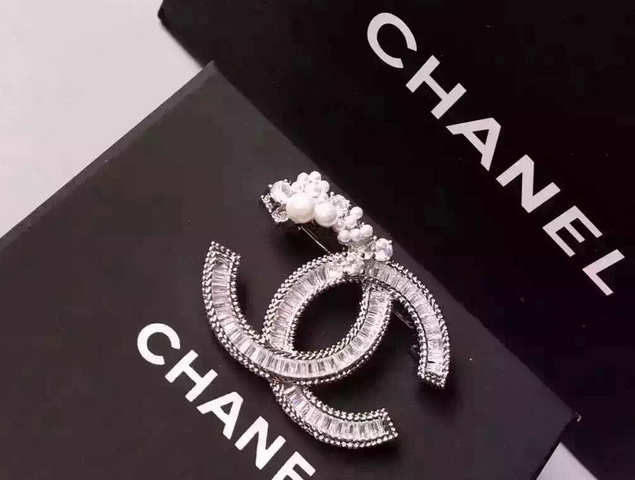 Chanel Brooch 006 for Sale