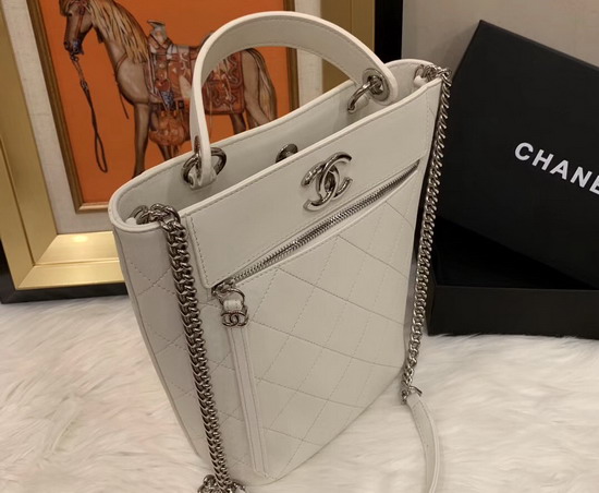 Chanel Bucket Bag in White Calfskin AS0577