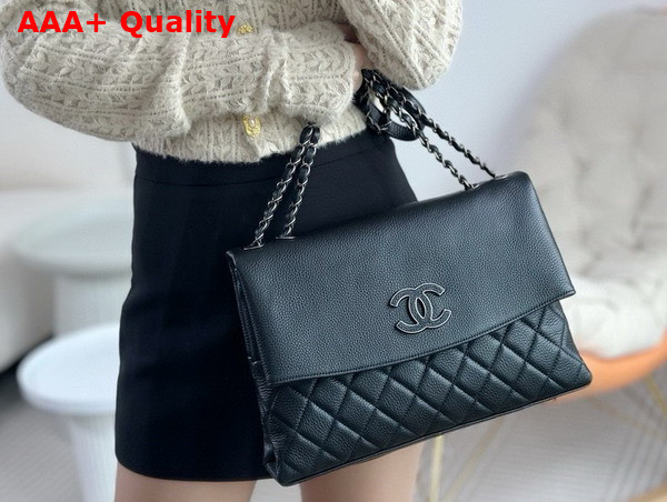 Chanel Chain Shoulder Bag in Black Grained Calfskin Replica