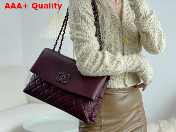 Chanel Chain Shoulder Bag in Burgundy Grained Calfskin Replica