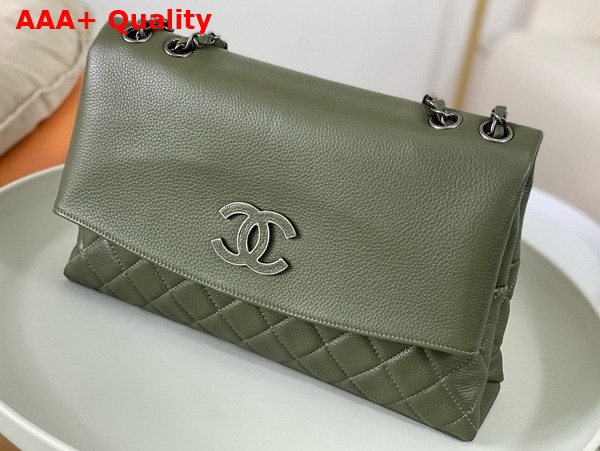 Chanel Chain Shoulder Bag in Dark Green Grained Calfskin Replica