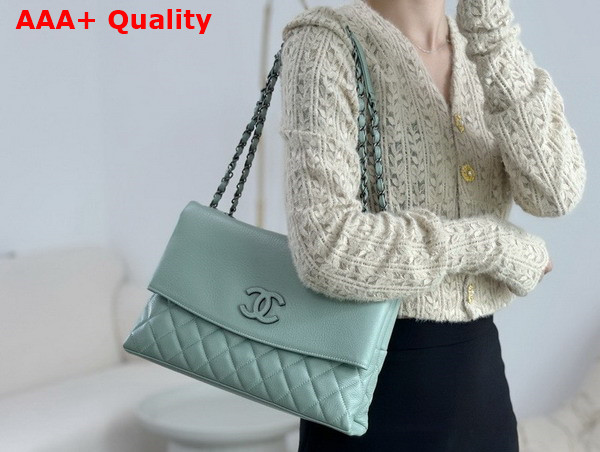 Chanel Chain Shoulder Bag in Turquoise Grained Calfskin Replica