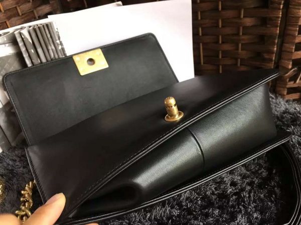 Chanel Chevron Le Boy Black Calfskin for Sale