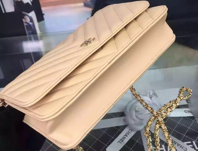 Chanel Chevron Wallet On Chain Beige Lambskin for Sale