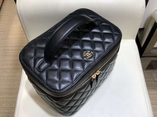 Chanel Classic Vanity Pouch in Black Lambskin A80913