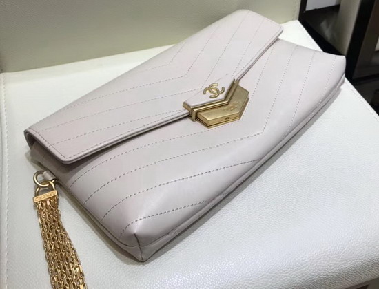 Chanel Clutch in Beige Calfskin A57493