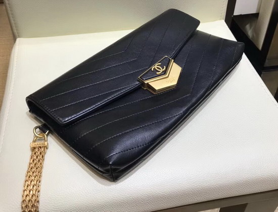 Chanel Clutch in Black Calfskin A57493