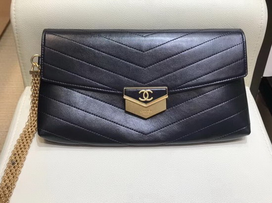 Chanel Clutch in Black Calfskin A57493